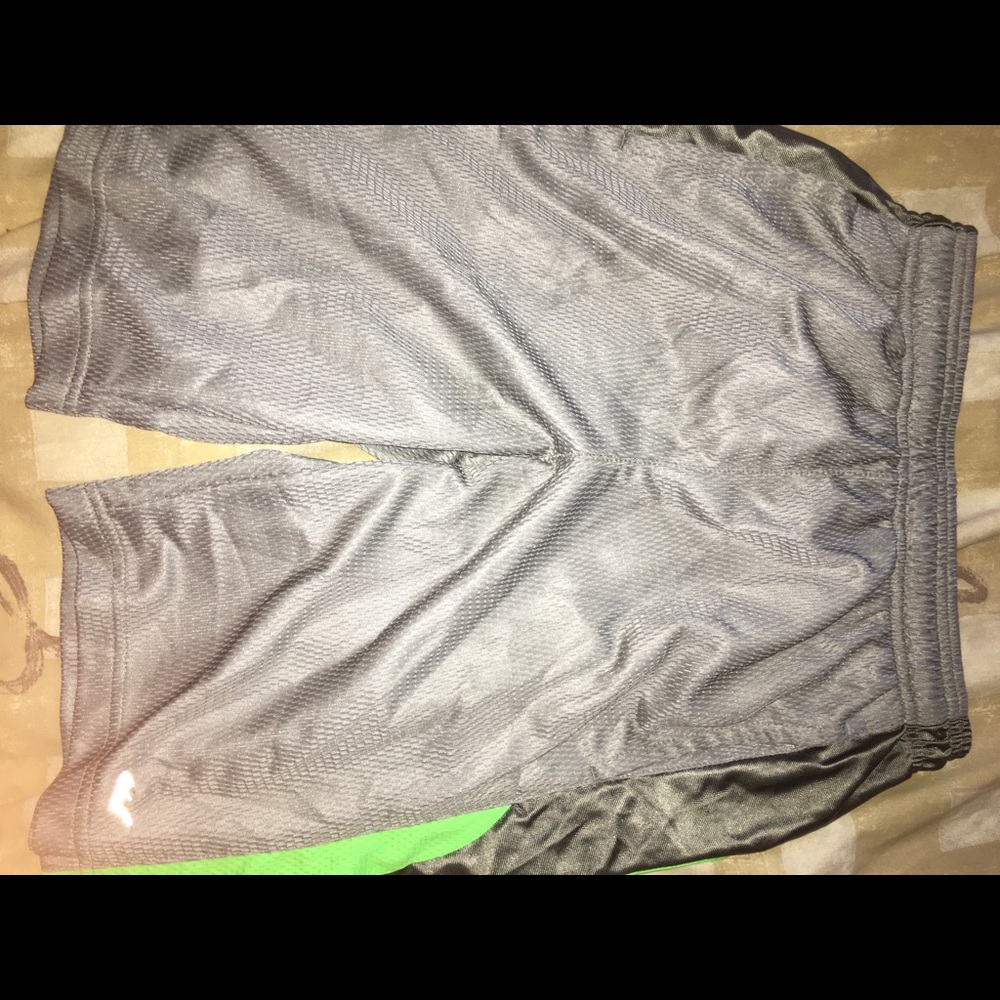 Everlast greens and grey boys shorts